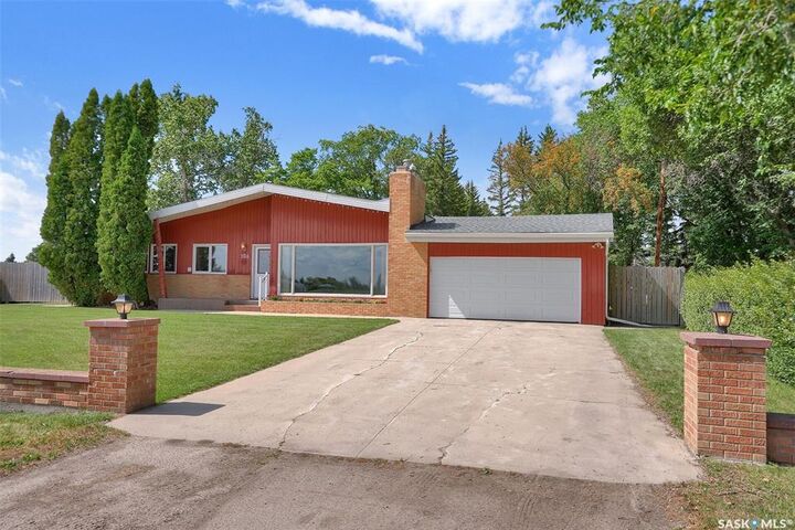Property Photo:  106 Elgin Street  SK S0G 0C0 