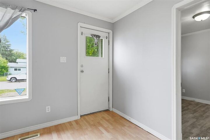 Property Photo: 712 5th Street E SK S6V 0M4