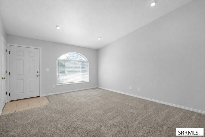 Property Photo:  3737 Silverwood Circle  ID 83406 