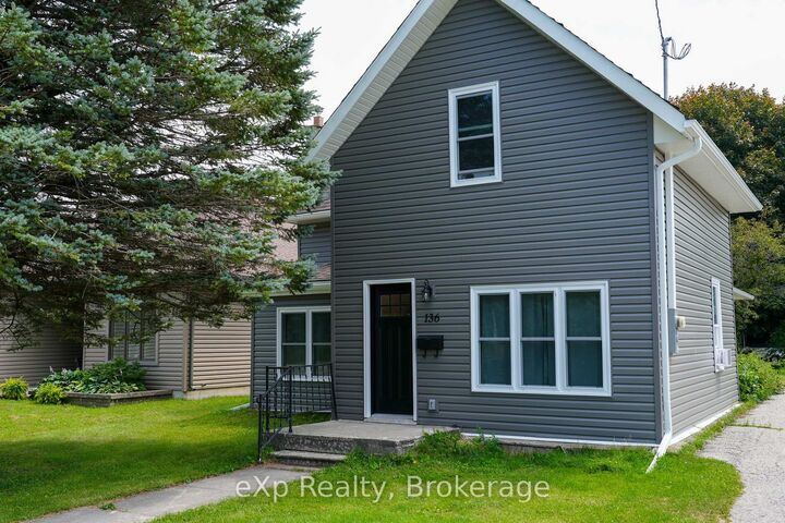 Property Photo:  136 Breadalbane Street S  ON N0H 2L0 