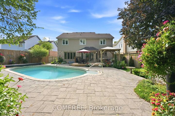 Property Photo: 10 Sinclair Crescent ON N5H 3B7
