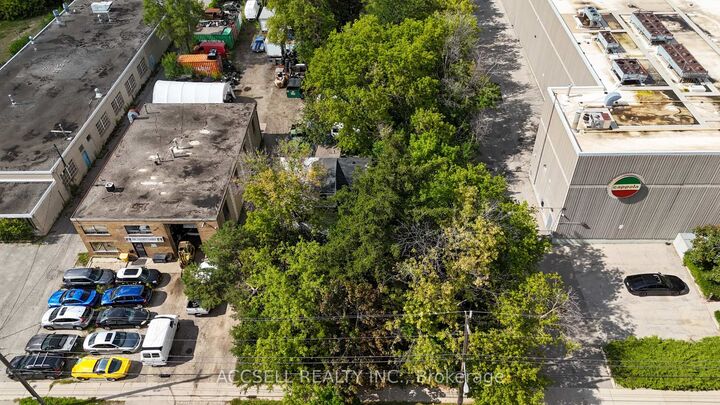 Property Photo: 100 Cartwright Avenue ON M6A 1V2