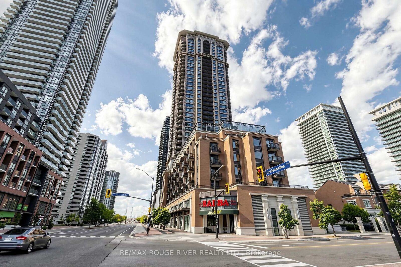 Property Photo: 385 Prince Of Wales Drive 2903 ON L5B 0C6