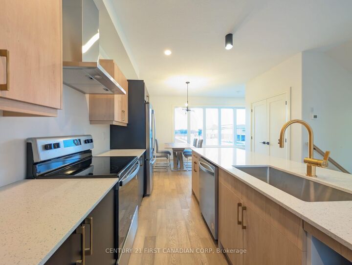 Property Photo: 235 Kennington Way 38 ON N6L 0J7