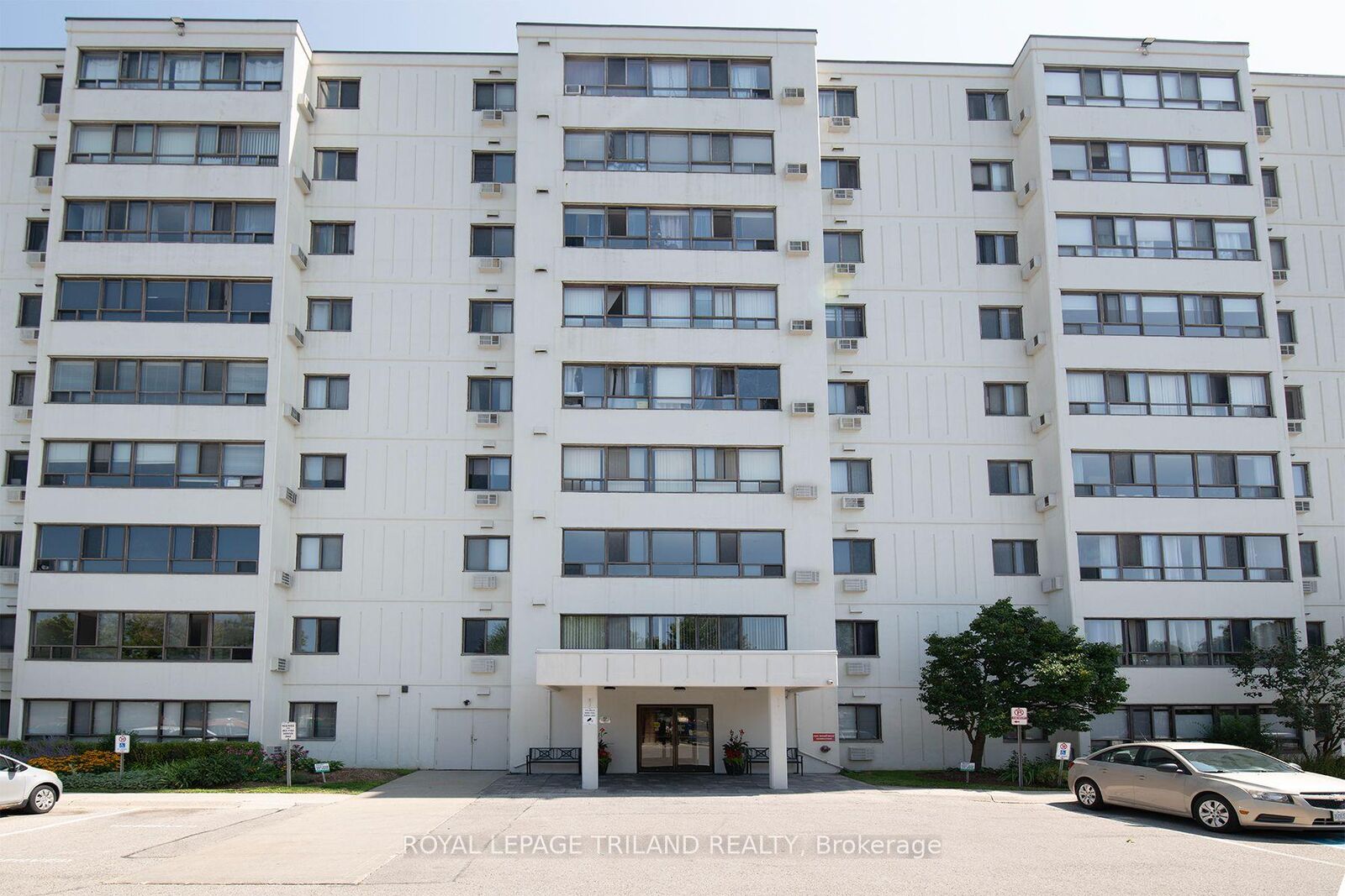 Property Photo: 135 Base Line Road W 507 ON N6J 4W4