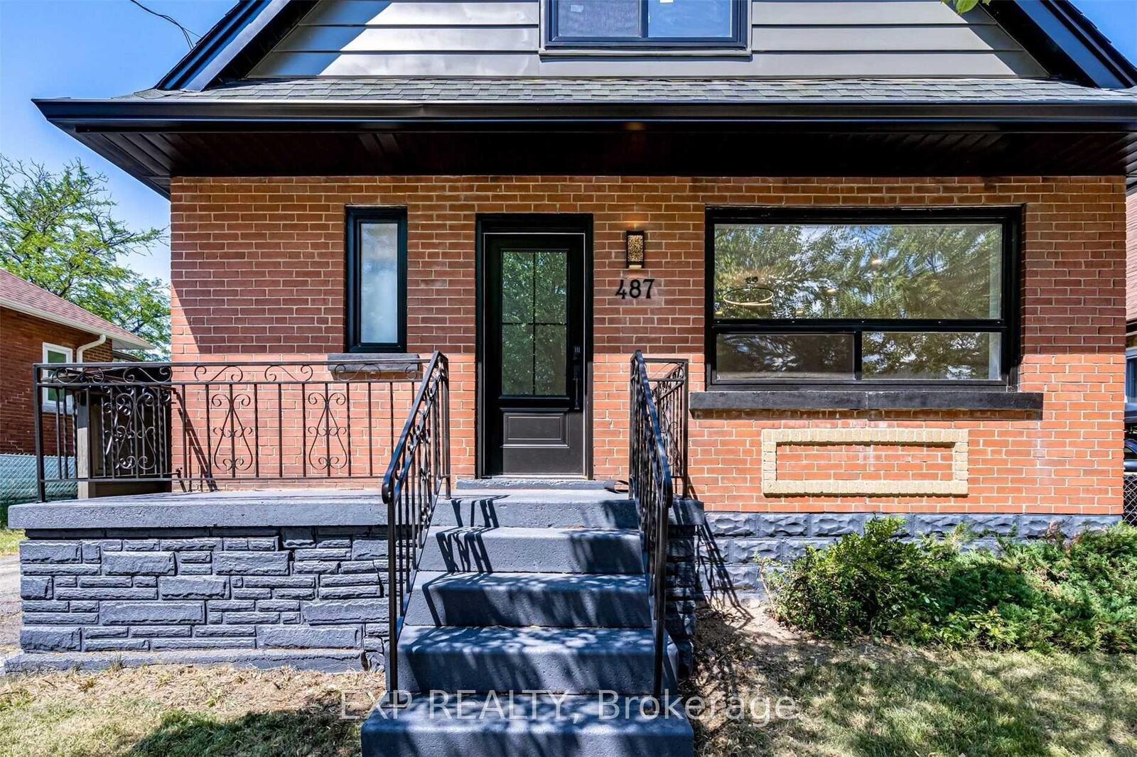 Property Photo:  487 Brucedale Avenue E Upper  ON L8V 1P1 