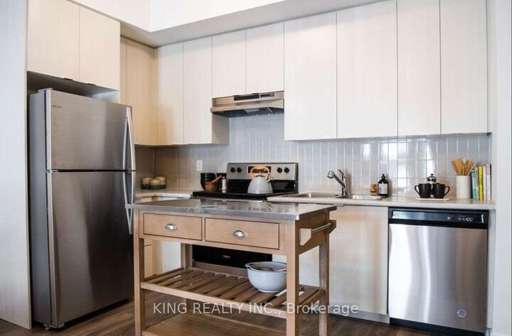 Property Photo:  1525 Kingston Road 411  ON L1V 0E9 
