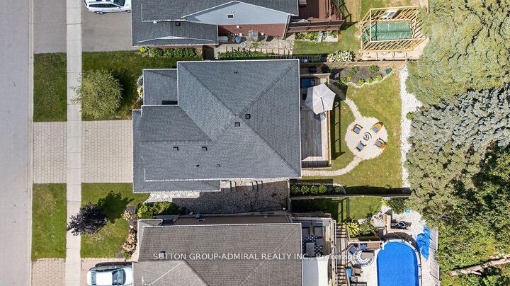 Property Photo:  7 Chatfield Street  ON N5C 0B3 