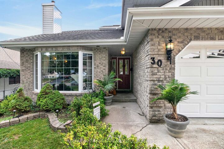 Property Photo: 30 Sandstone Place ON P9N 4E3