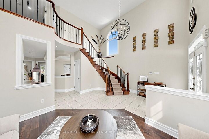 Property Photo: 48 Tanis Crescent ON M1C 1L1