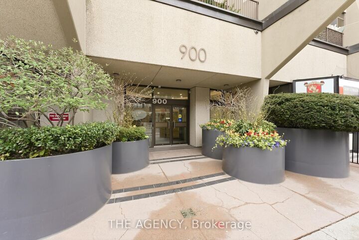 Property Photo: 900 Yonge Street 902 ON M4W 3P5