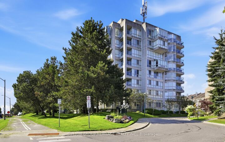 Property Photo:  25 Cumberland Lane 514  ON L1S 7K1 