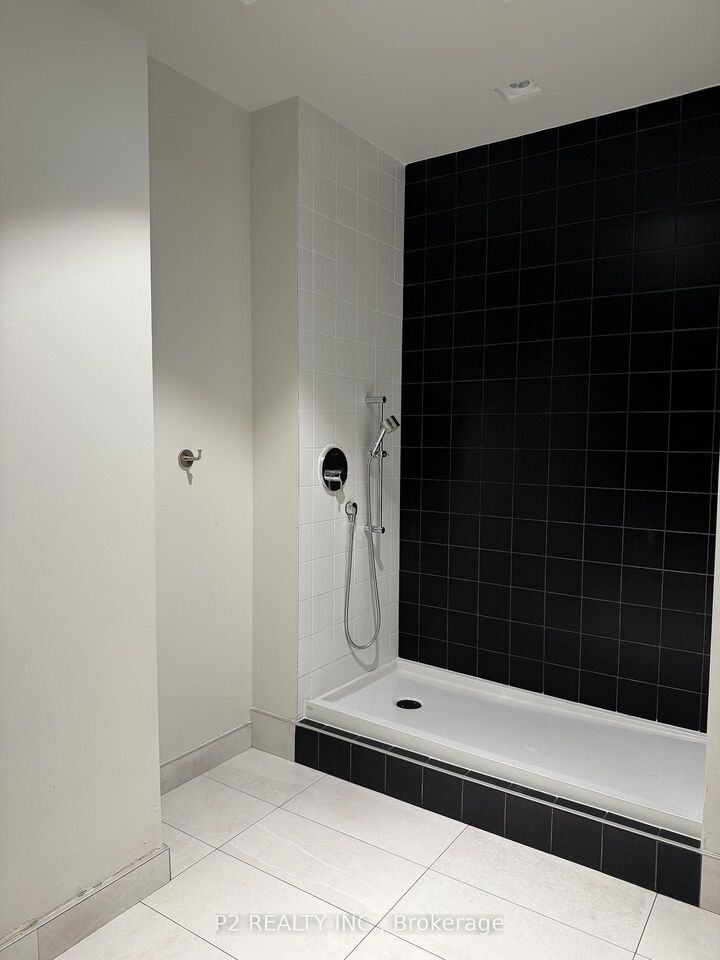 Property Photo:  36 Zorra Street 628  ON M8Z 0G5 