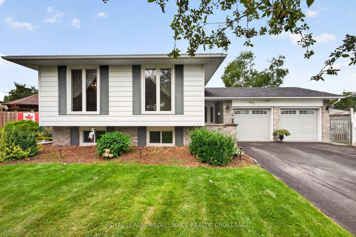 Property Photo: 627 Stanford Street ON K7M 6A2