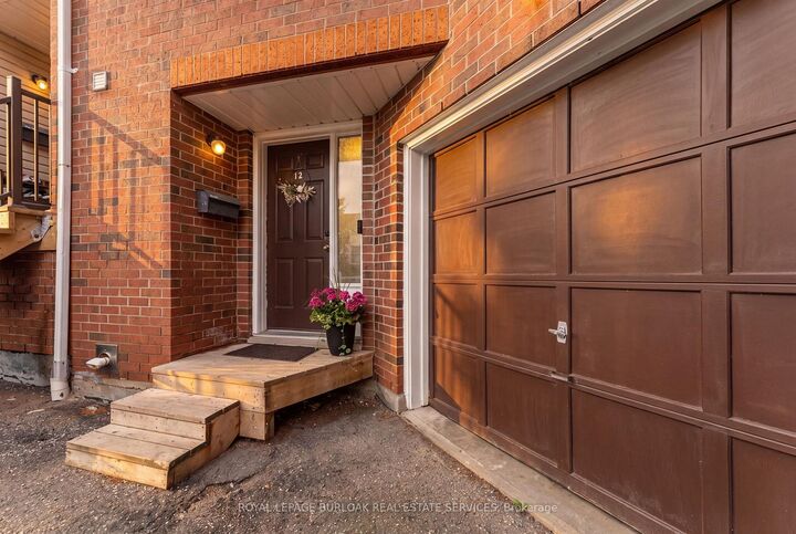 Property Photo:  465 Beechwood Place 12  ON N2T 2N8 