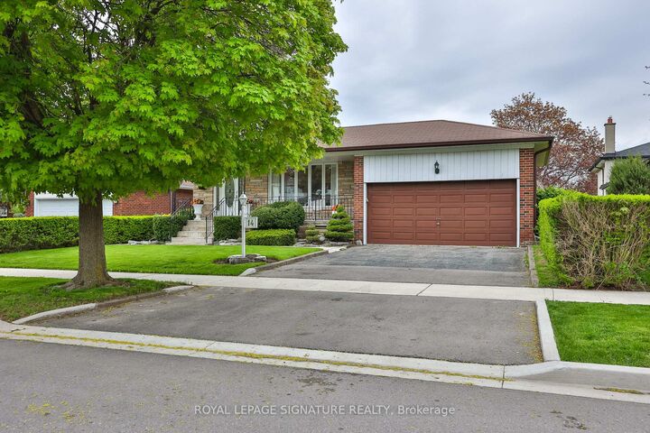 Property Photo: 14 Logstone Crescent ON M1E 4M3