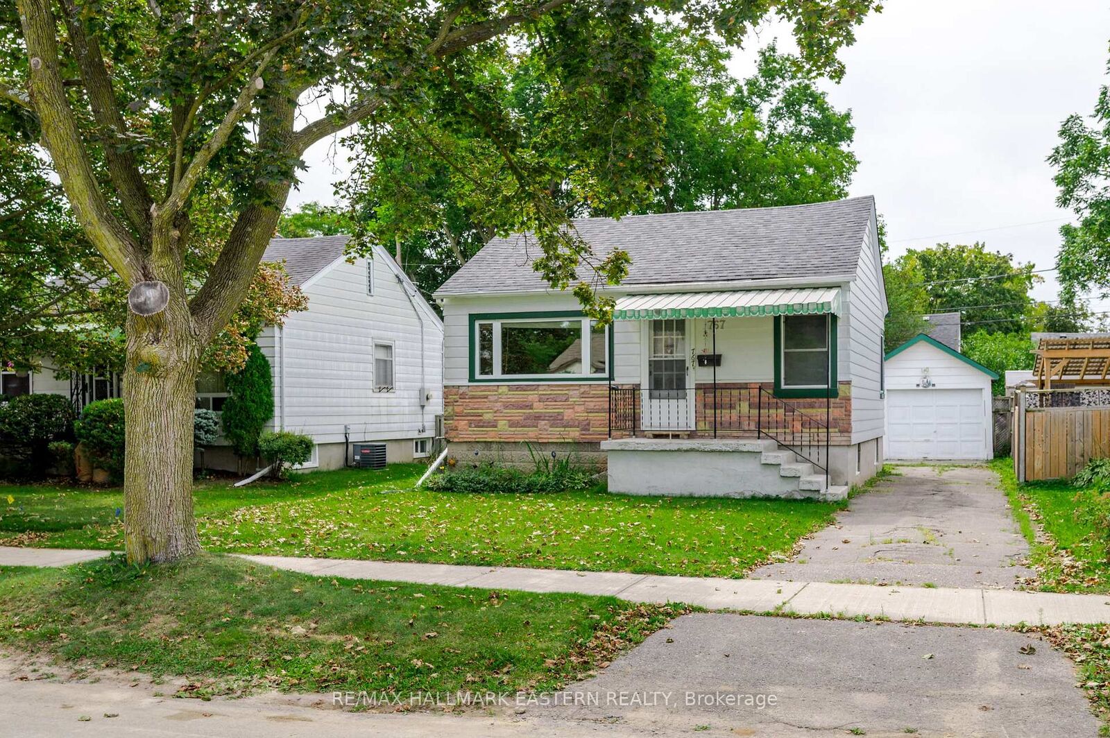Property Photo: 767 Duffus Street ON K9J 4K3
