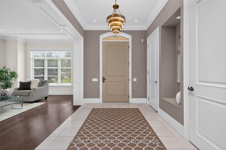 Property Photo: 31 Sarracini Crescent ON L4L 3S9