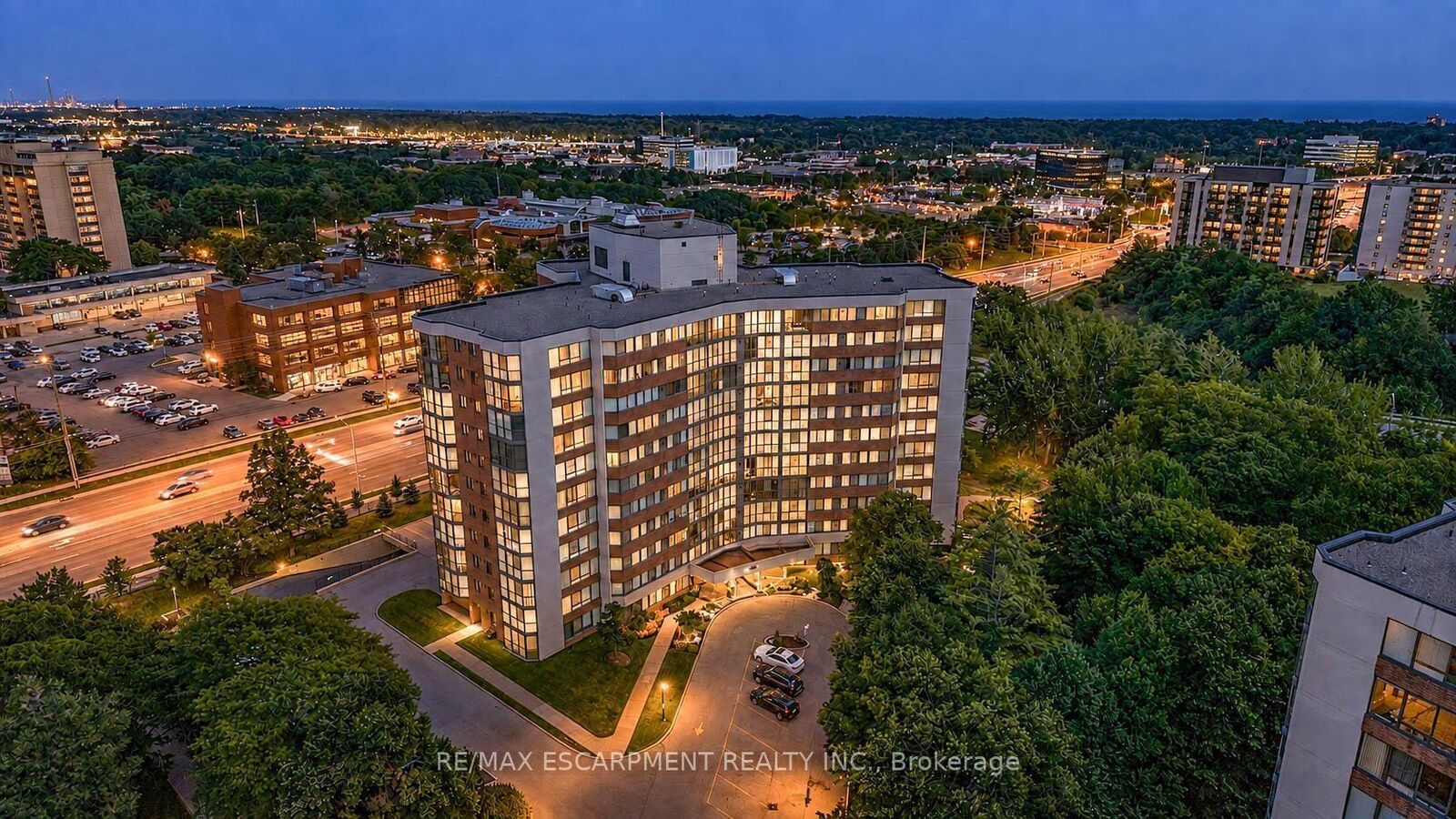 Property Photo: 1230 Marlborough Court 202 ON L6H 3K6