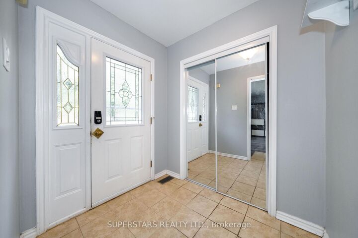 Property Photo: 6 Meadowland Drive ON L6W 2R4