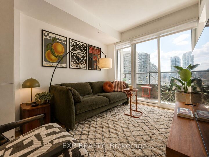 19 Western Battery Road 811 — photo 1