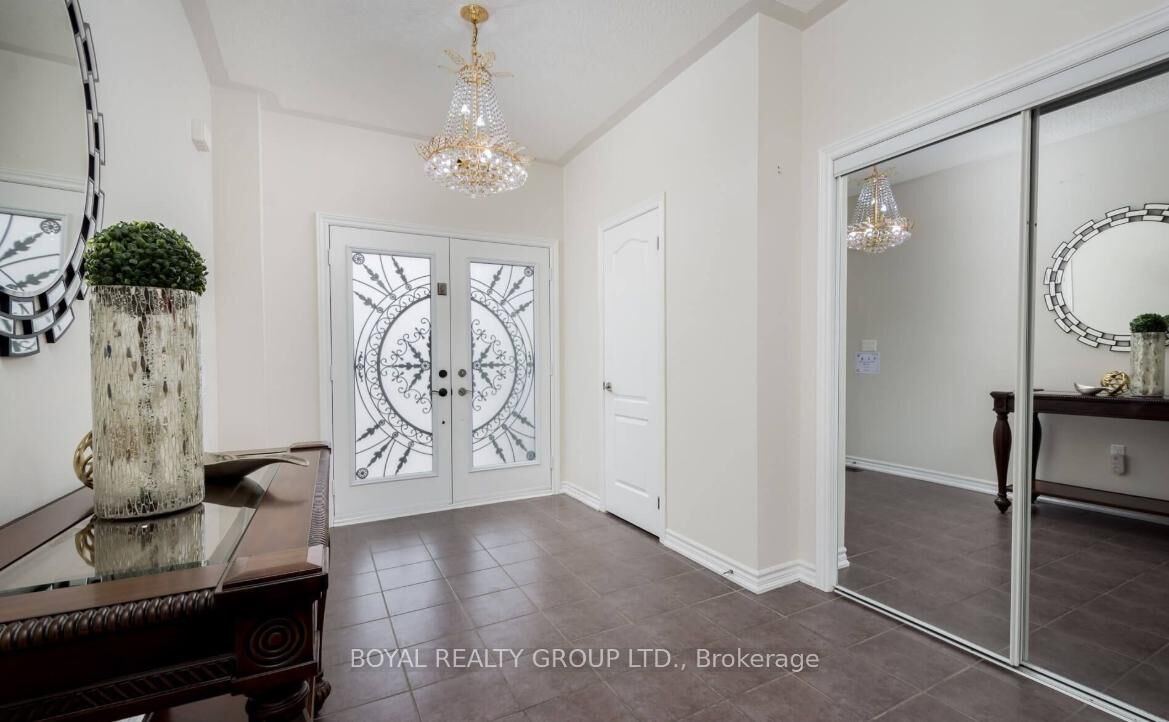 Property Photo: 118 Footbridge Crescent ON L6R 0T9