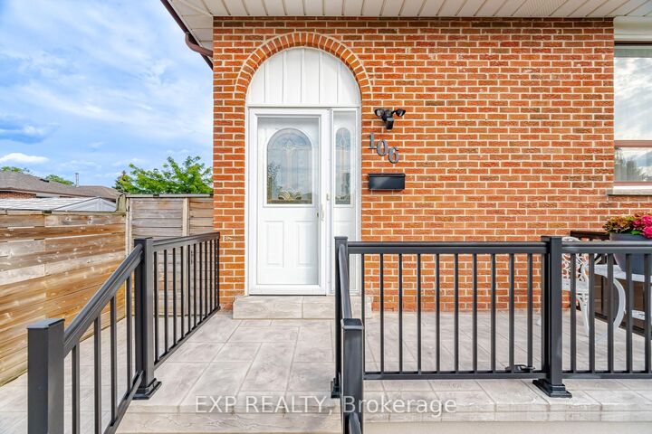 Property Photo: 106 Hanson Road ON L5B 2E4