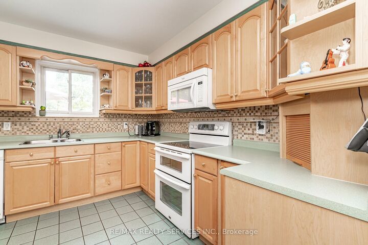 Property Photo: 4 Markham Street ON L6S 2X7