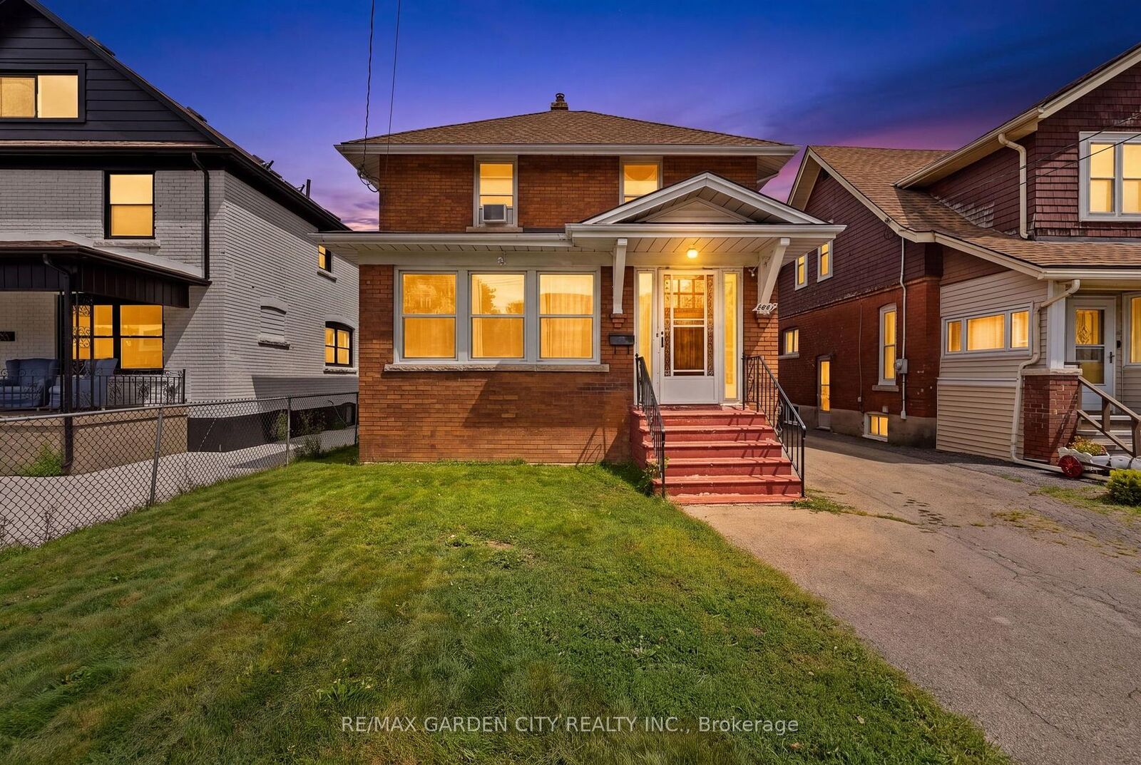 Property Photo:  4842 Fourth Avenue  ON L2E 4P1 