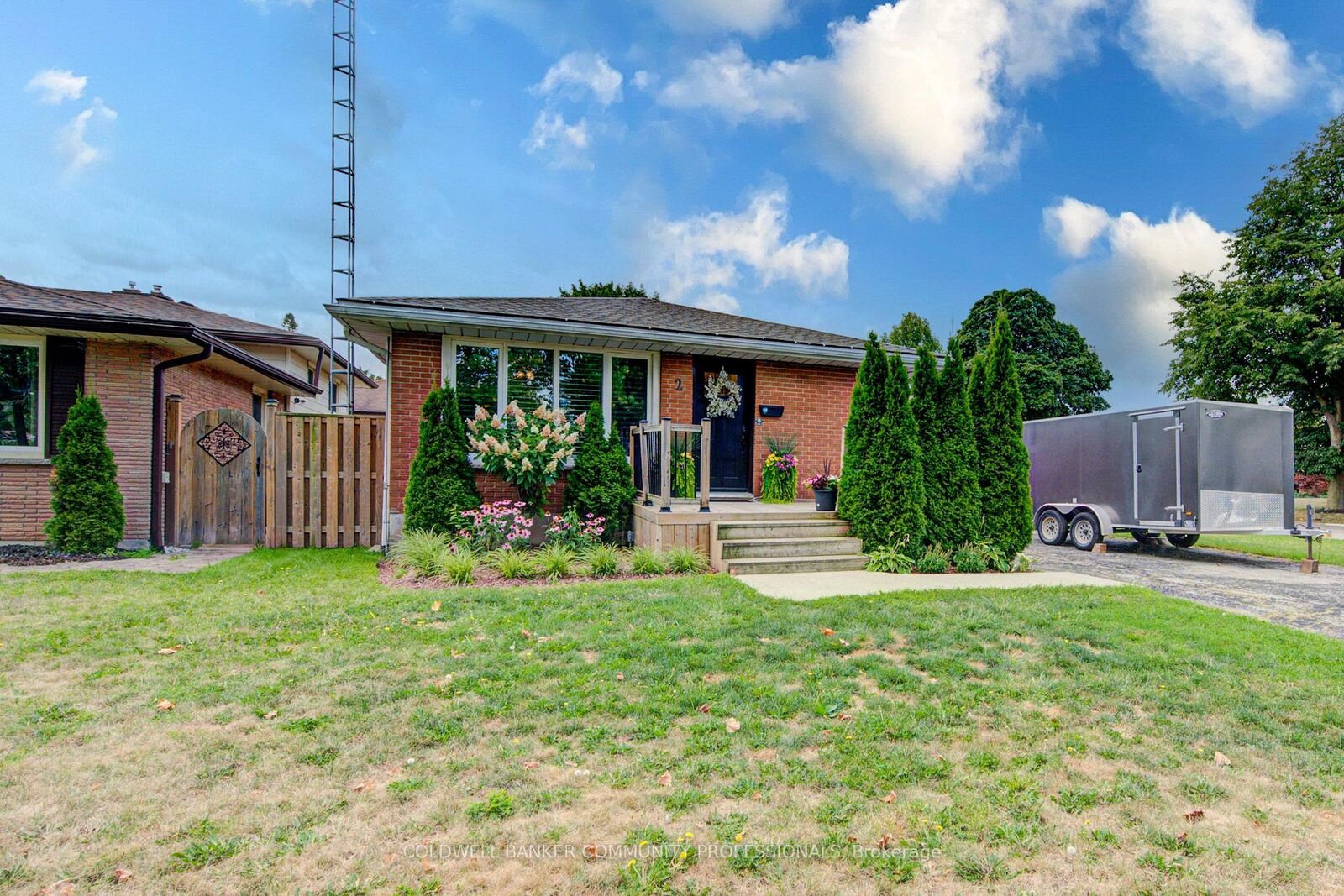 Property Photo:  2 Allanton Boulevard  ON N3R 3B9 