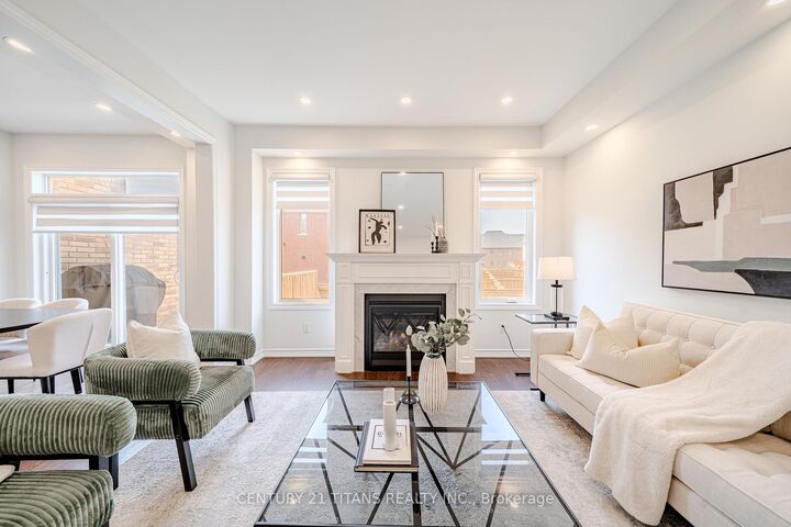 Property Photo: 45 Cachia Lane ON L1T 0P8