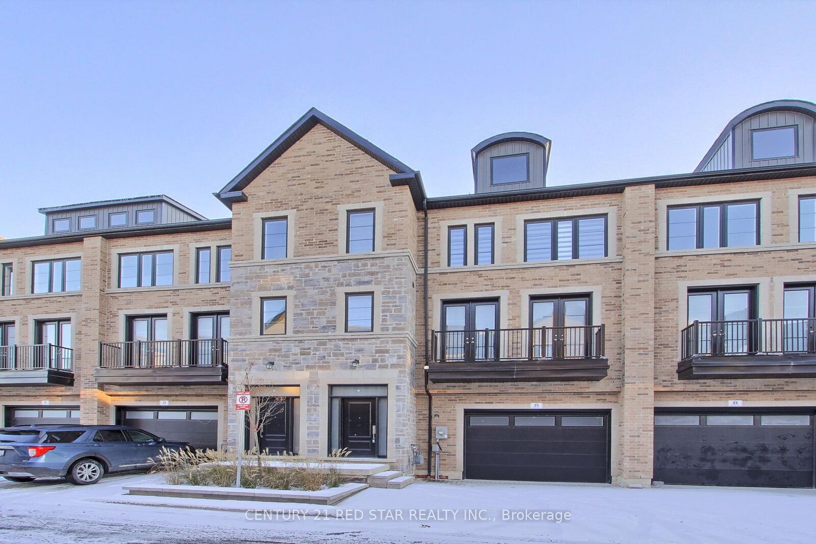 Property Photo:  260 Eagle Street 23  ON L3Y 1K1 