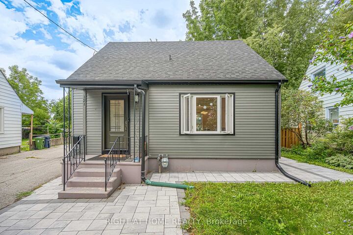 121 Hearst Circle — photo 1