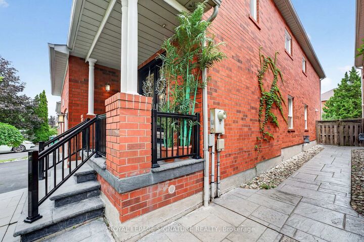 Property Photo: 6847 Simpson Pioneer Trail ON L5W 1A9