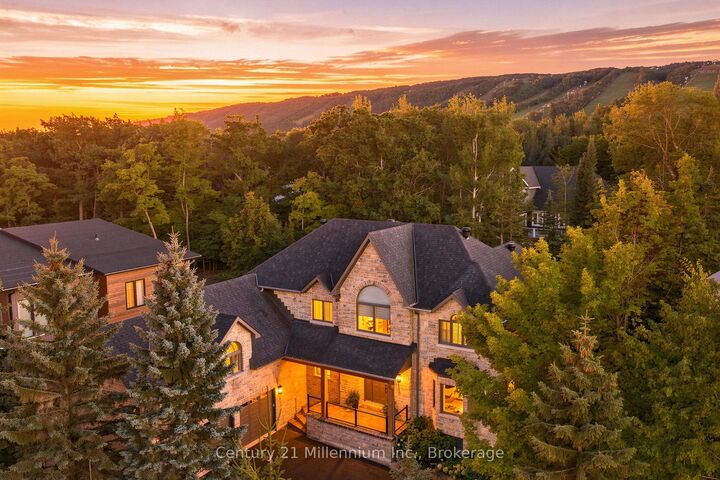 Photo de la propriété:  129 Blueski George Crescent  ON L9Y 0S9 