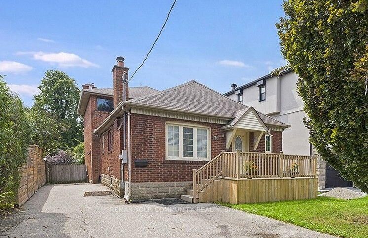 Property Photo:  73 Struthers Street  ON M8V 1Y2 