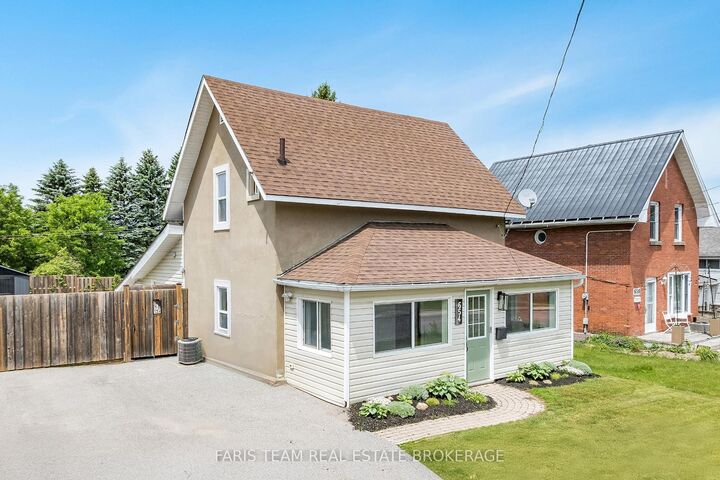 654 Victoria Street — photo 1