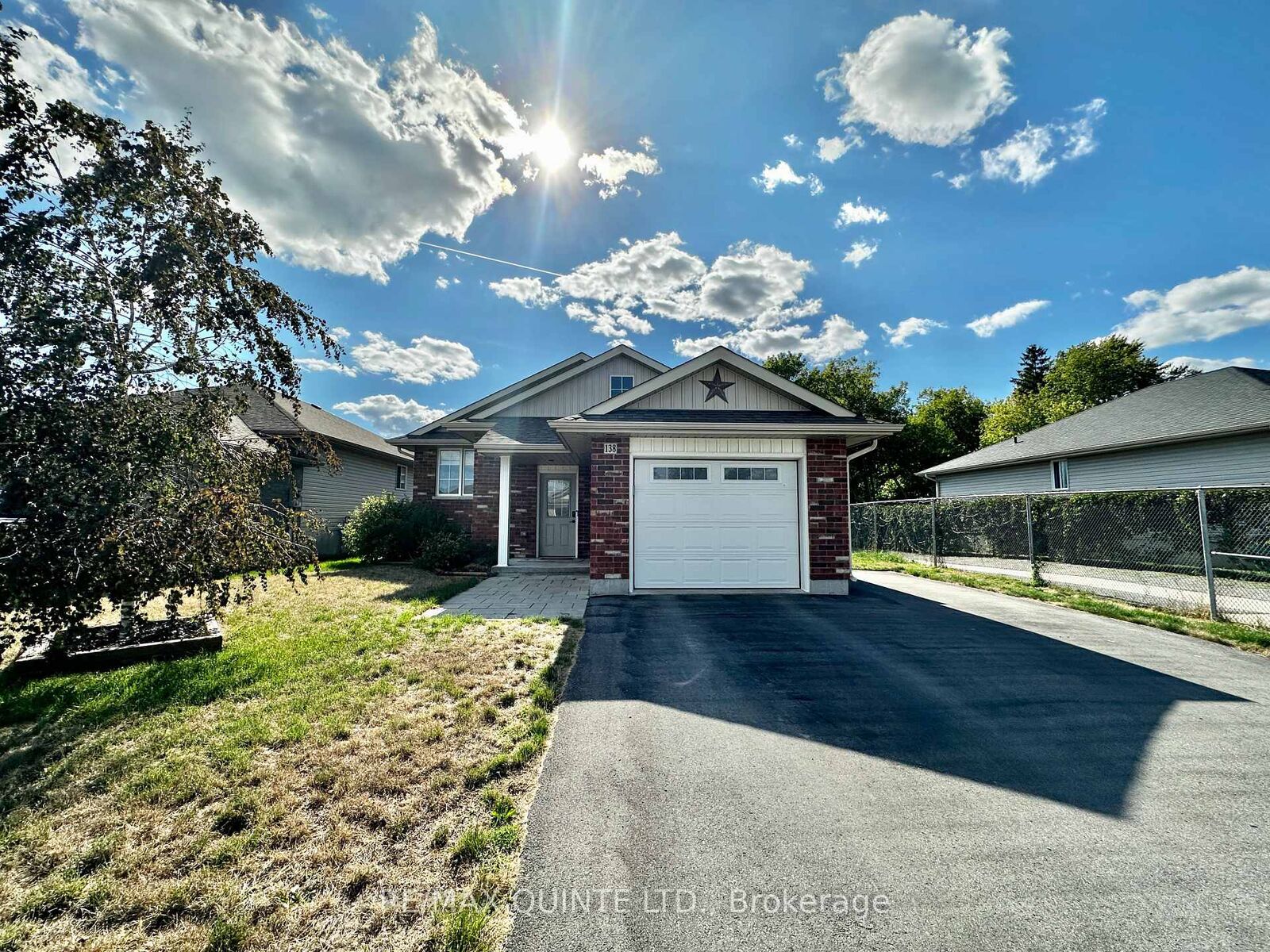 Property Photo:  138 Greenhill Lane  ON K8N 0C7 