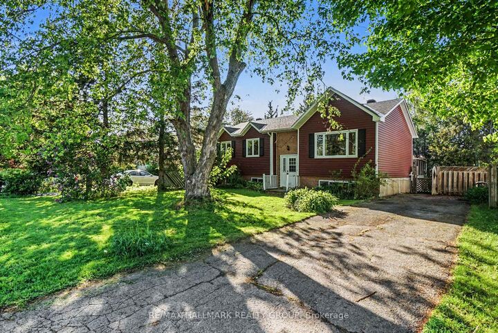 Property Photo:  52 Castlebeau Street  ON K0A 1W0 