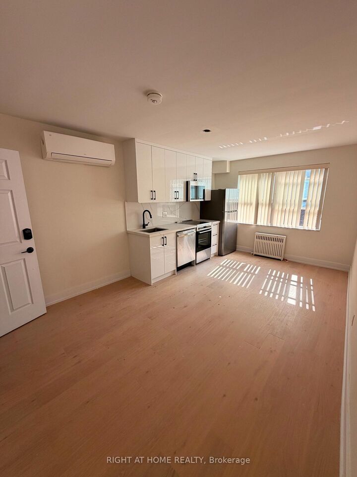 Property Photo: 3384 Lake Shore Boulevard W 202 ON M8W 1M9