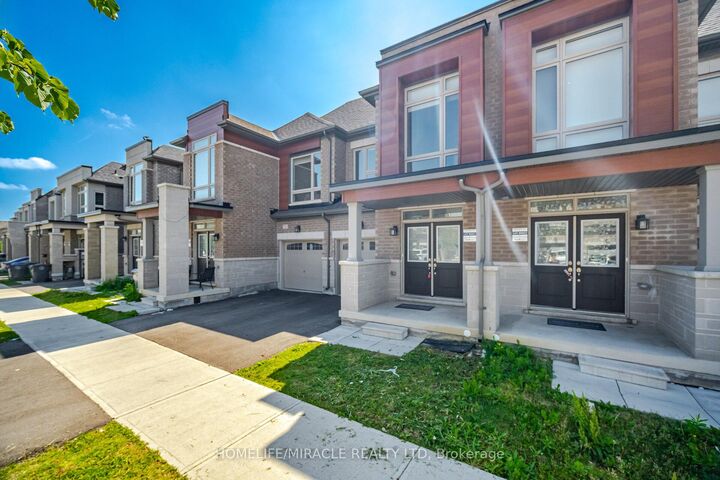 19 Donald Ficht Crescent — photo 1