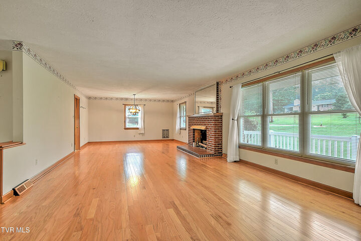Property Photo:  105 Meadowview Drive  TN 37659 