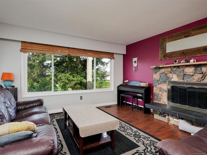 Property Photo: 3941 Larchwood Dr BC V8N 5L5