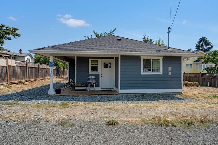 Property Photo: 426 &Amp 426A Buller St BC V9G 1T4