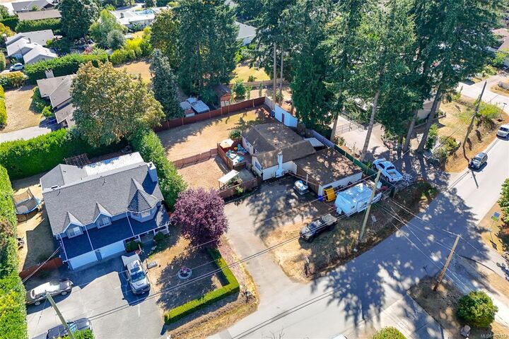 Property Photo: 6713 Buena Vista Rd BC V8Z 5X1