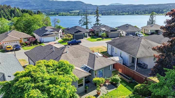 Property Photo: 5722 Quarry Cres BC V9T 6H9