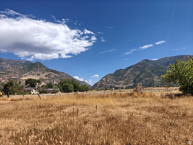 Property Photo:  2063 E South Weber Dr  UT 84405 