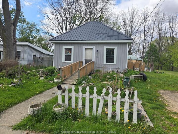 Property Photo: 249 King Street East ON N7M 3N3