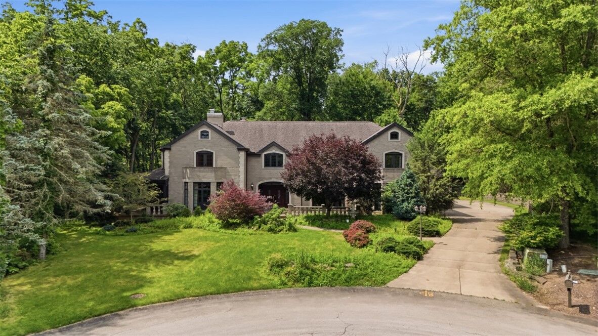 Property Photo:  105 Lantern Cir  PA 15317 