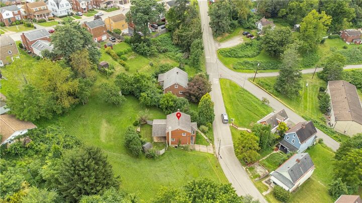Property Photo:  401 Lecanto Ave  PA 15035 